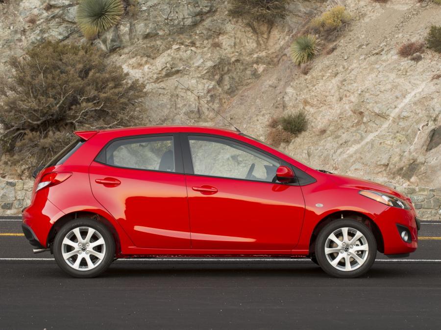  Mazda2 2010 года  (US) (фото 7 из 53)